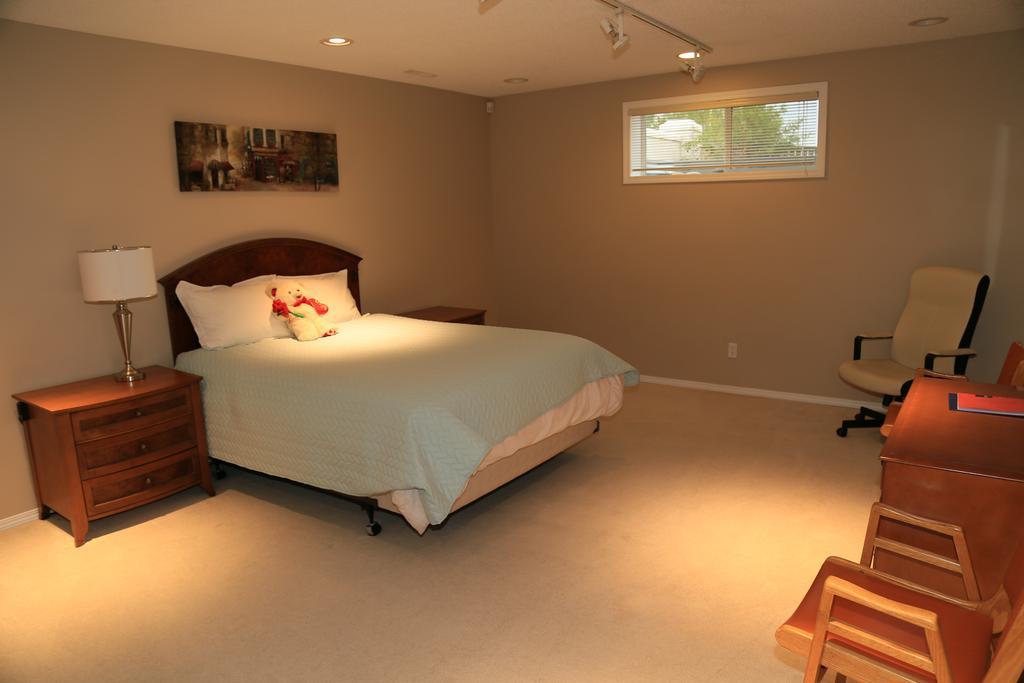 Ming'S Homestay YYC Exteriör bild