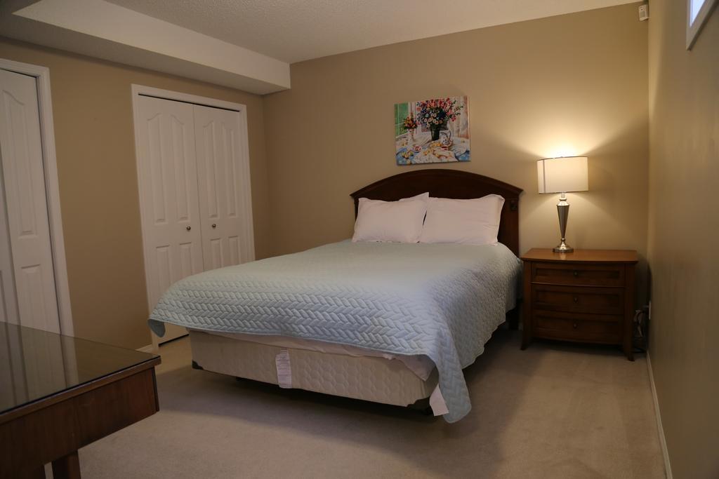 Ming'S Homestay YYC Exteriör bild