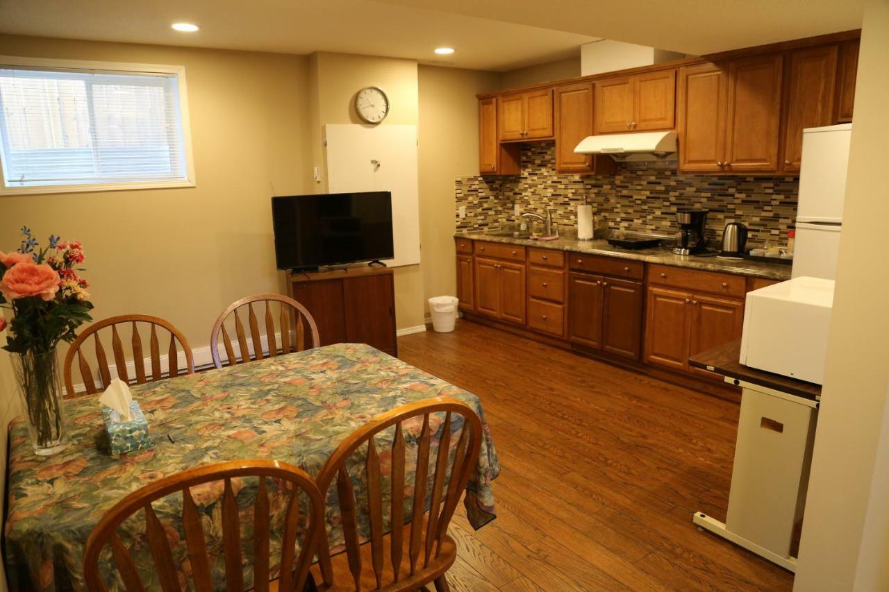 Ming'S Homestay YYC Exteriör bild
